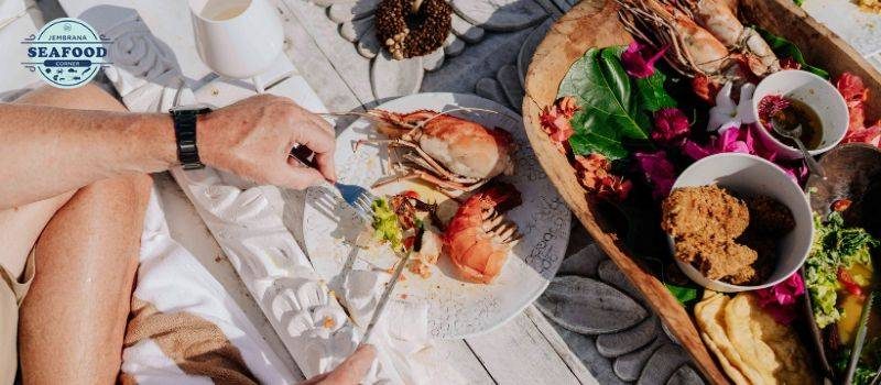 5 tips memesan menu seafood agar lebih hemat dan puas
