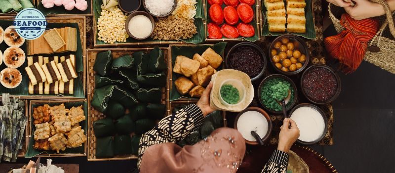 Momen sarapan lokal kuliner pagi tradisional di pasar jembrana